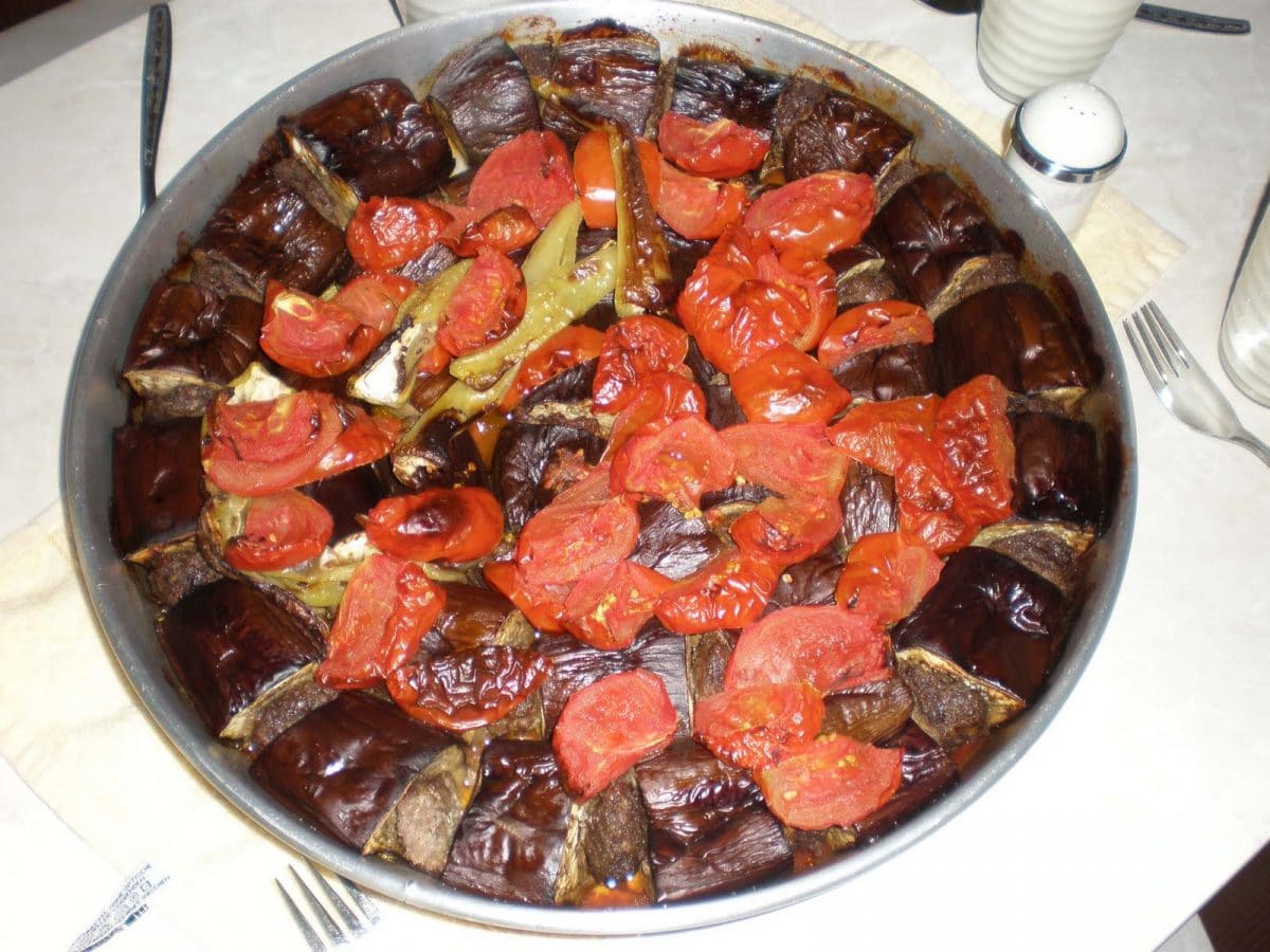 Enfes Lezzet Fırında Soslu Patlıcan Kebabı Yemek Tarifleri